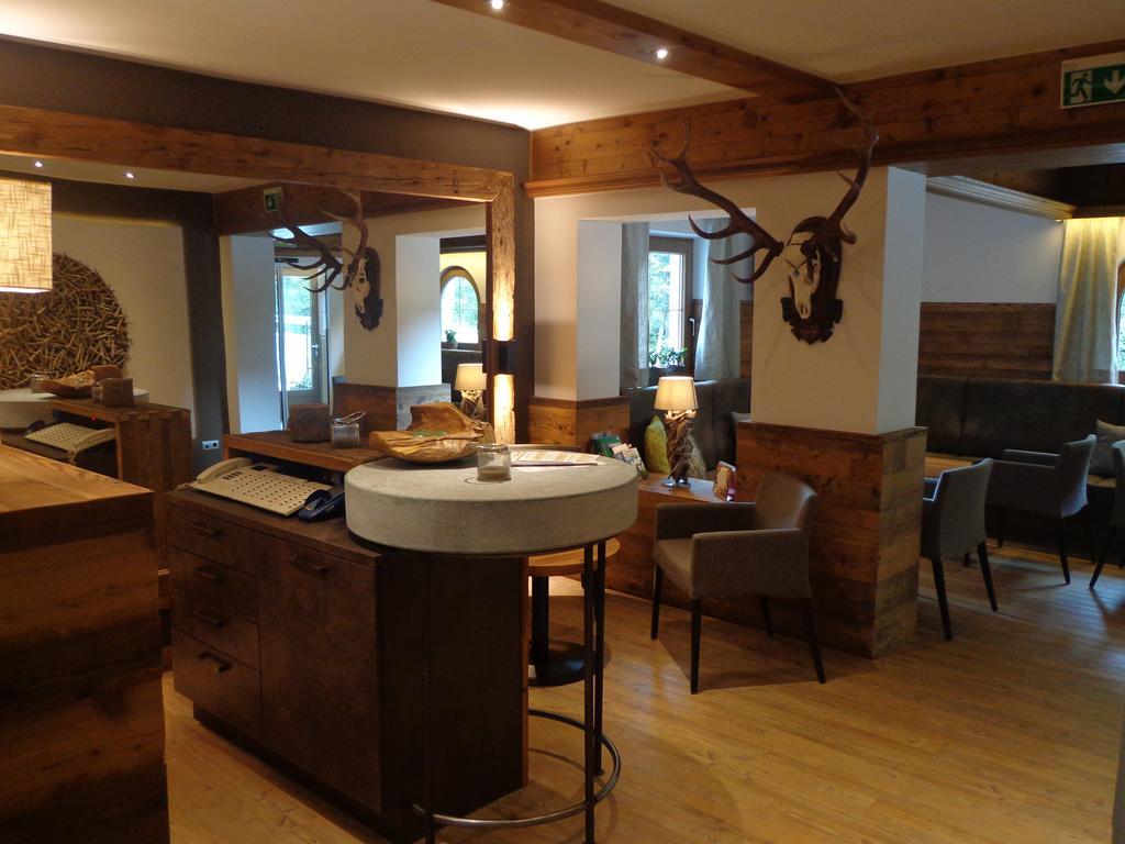 Hotel Burgschrofn ทักซ์ ภายนอก รูปภาพ