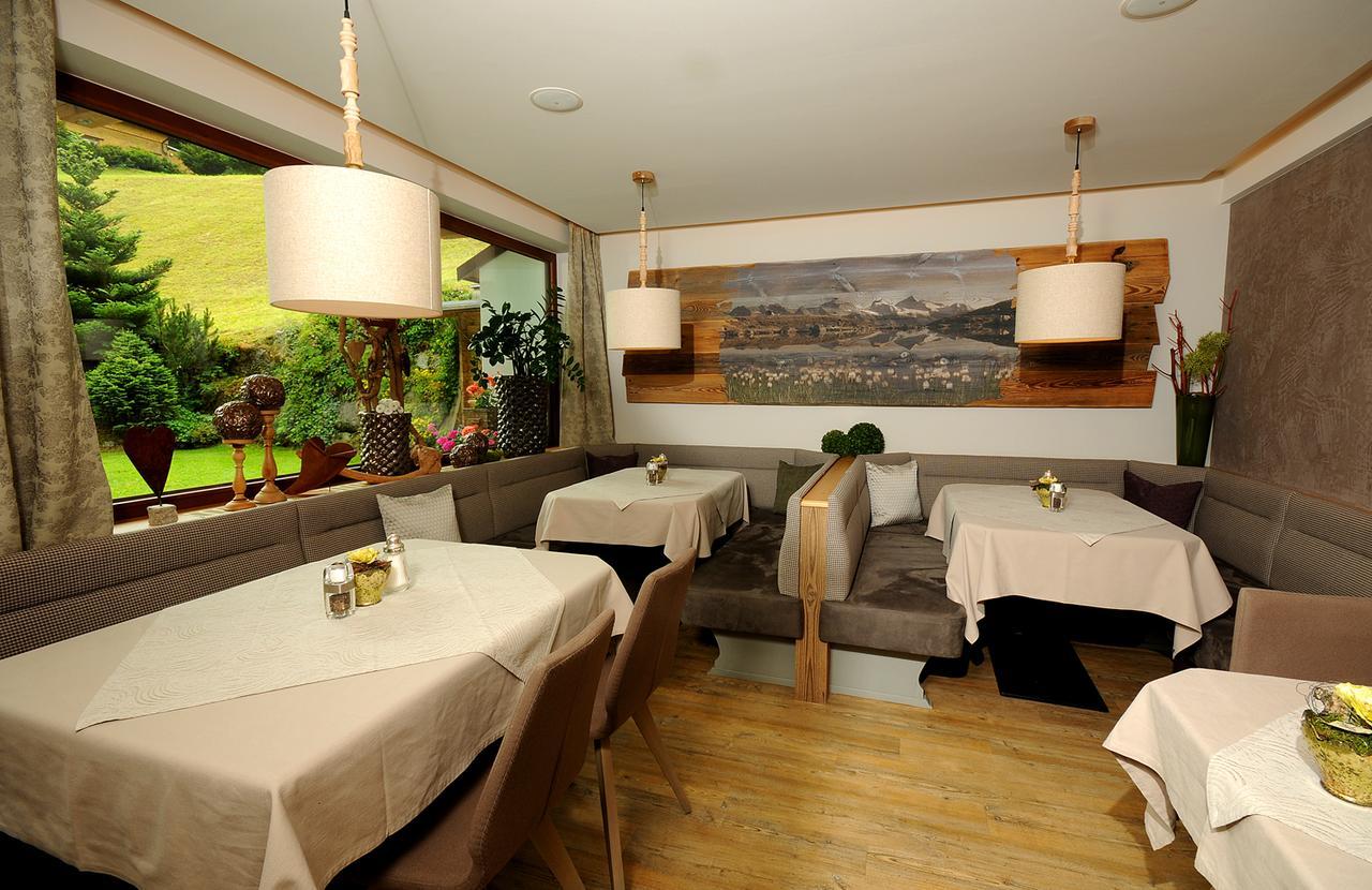 Hotel Burgschrofn ทักซ์ ภายนอก รูปภาพ