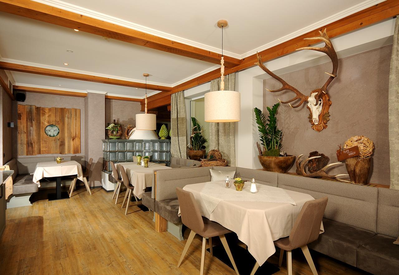 Hotel Burgschrofn ทักซ์ ภายนอก รูปภาพ