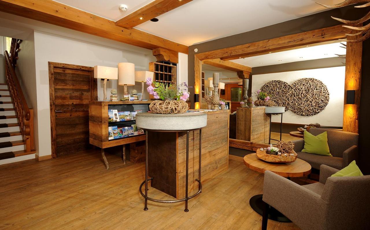 Hotel Burgschrofn ทักซ์ ภายนอก รูปภาพ