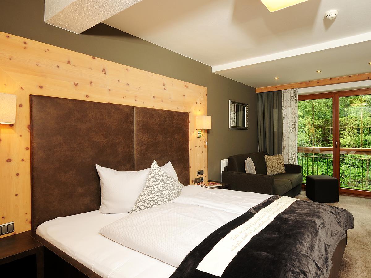 Hotel Burgschrofn ทักซ์ ภายนอก รูปภาพ