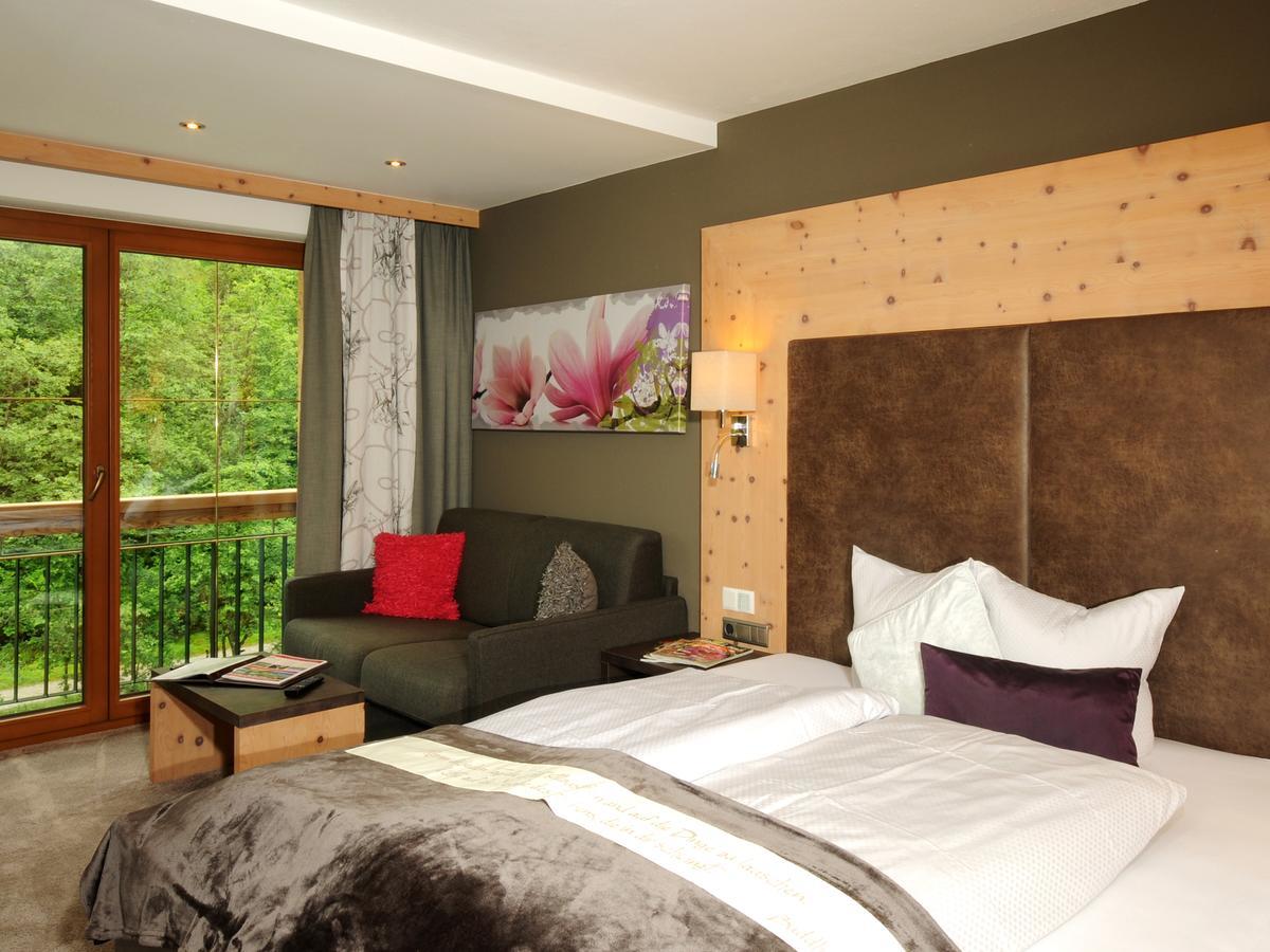 Hotel Burgschrofn ทักซ์ ภายนอก รูปภาพ