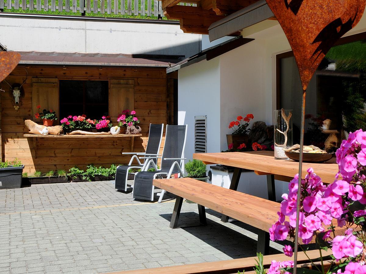 Hotel Burgschrofn ทักซ์ ภายนอก รูปภาพ