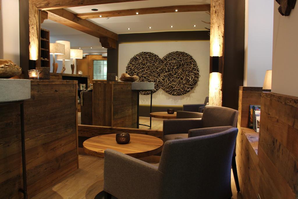 Hotel Burgschrofn ทักซ์ ภายนอก รูปภาพ
